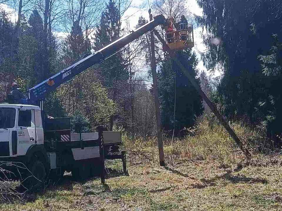 «Оранжевый» ветер в Беларуси валил светофоры, отключал свет и поднимал пылевые бури